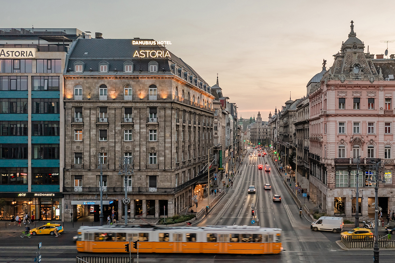 Nem hisztéria, Astoria